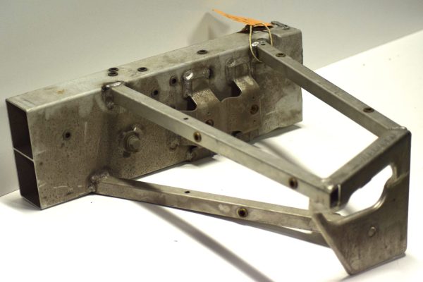rear frame LH 183833 / 65995500 - Image 2