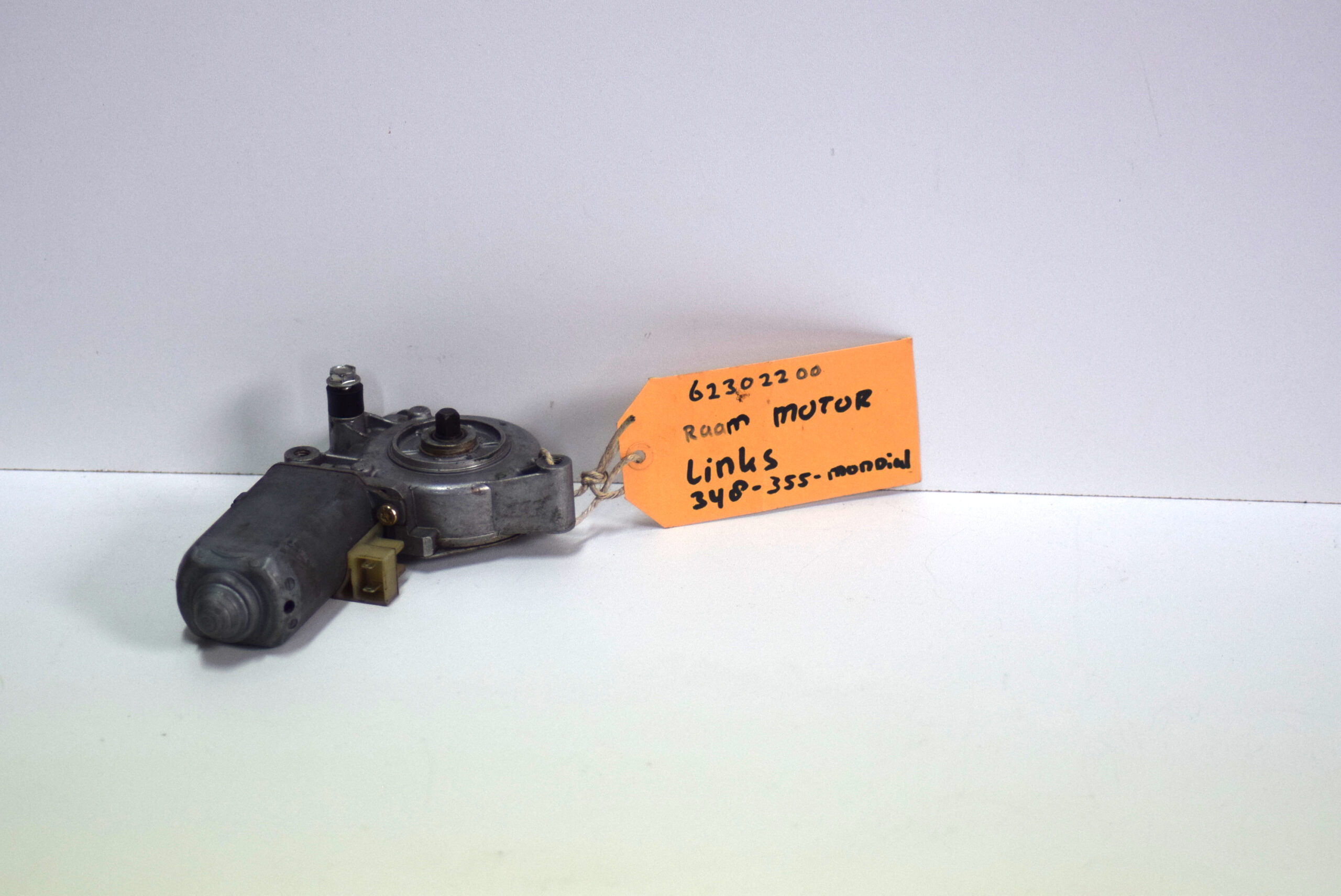 LH window motorvvv62302200