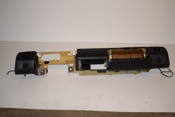 dashboard Ferrari Testarossa part: 61562100