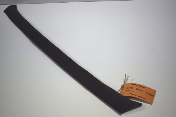 Rear window upper trim 61513800