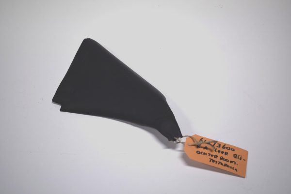 RH trim rear fender 61513600 - Image 2