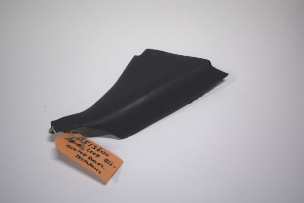 RH trim rear fender 61513600
