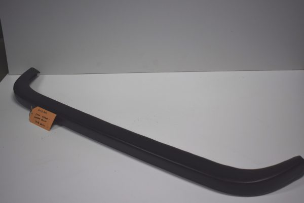 rear window lower trim 61513500 - Image 2