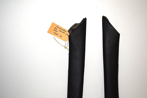 LH and RH post moulding  62203800  and  62203900 - Image 2